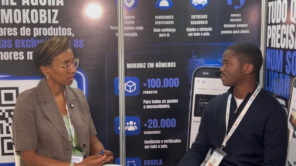 Presidente da ASSED e Fundador da DS Angola em conversa no stand