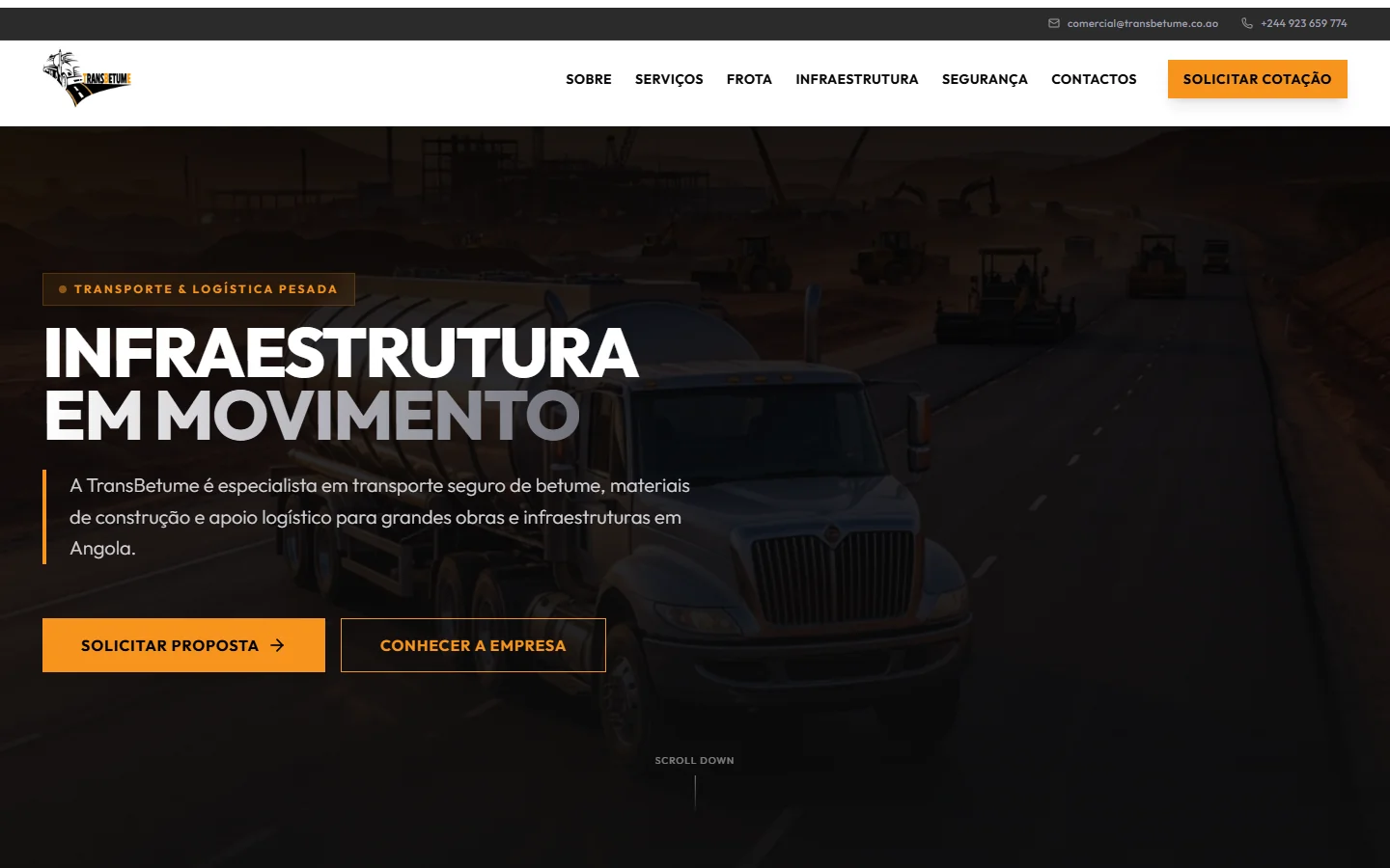 Captura do website público. Os dados de demonstração pertencem à apresentação do produto.